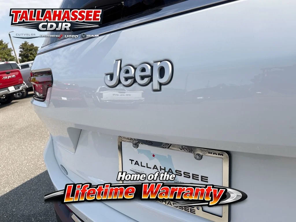 New 2026 Bright White Clear-Coat Exterior Paint Jeep  image 5