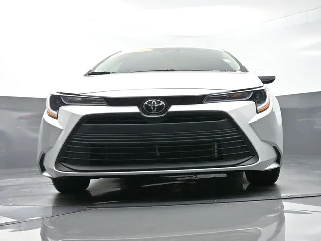 Used 2025 Silver Toyota LE image 40
