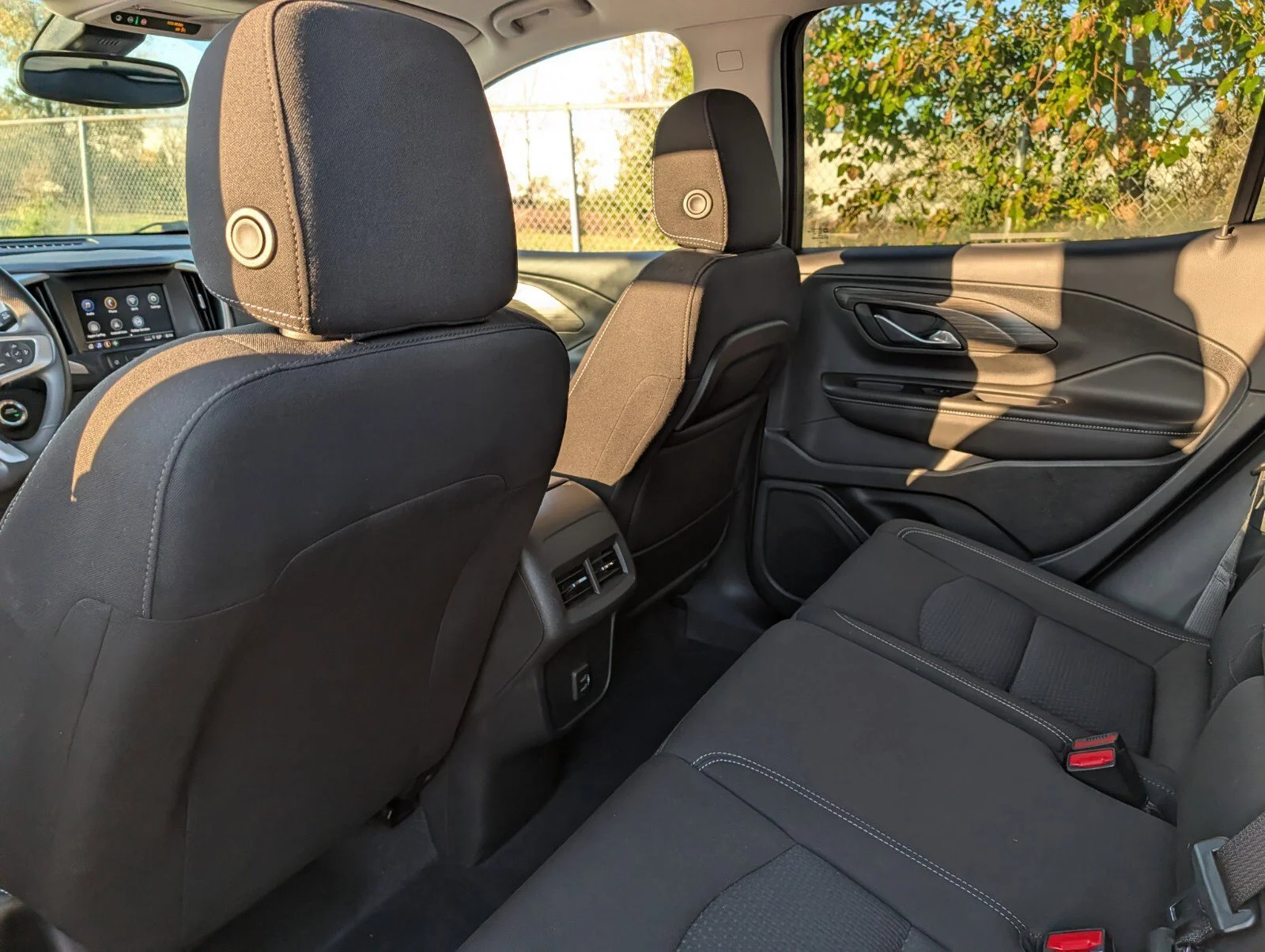 Used 2023 SUMMIT WHITE GMC SLE image 20