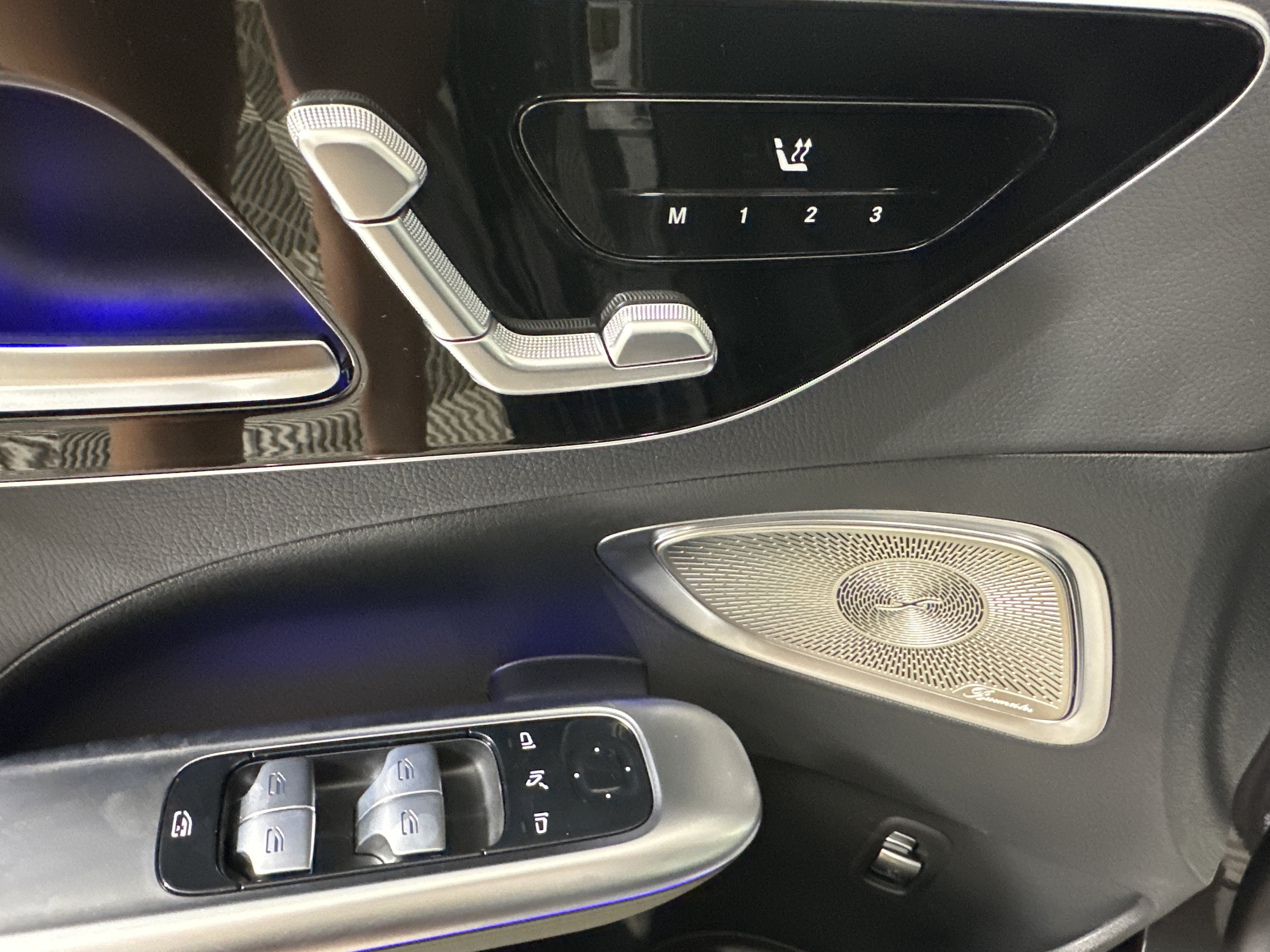 New 2026 GRAPHITE GREY METALLIC Mercedes-Benz C 300 image 10