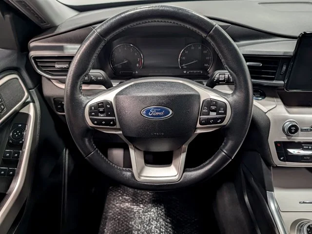 Used 2023 Gray Ford XLT image 16