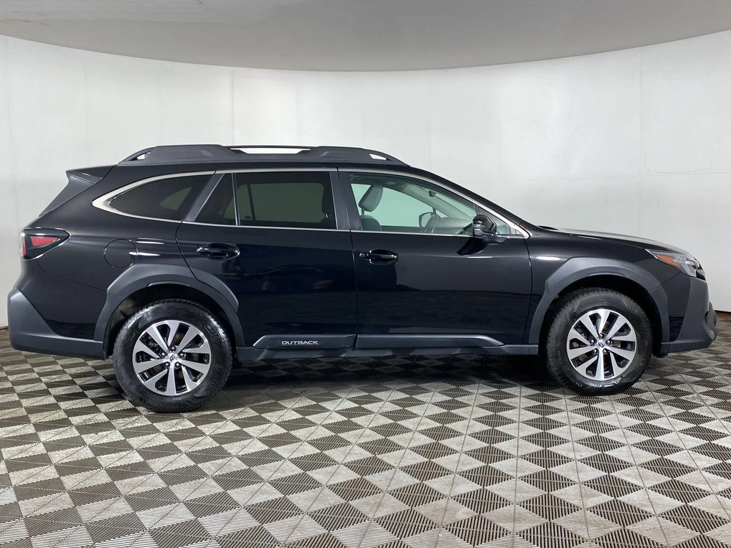 Used 2024 Crystal Black Silica Subaru Premium image 4