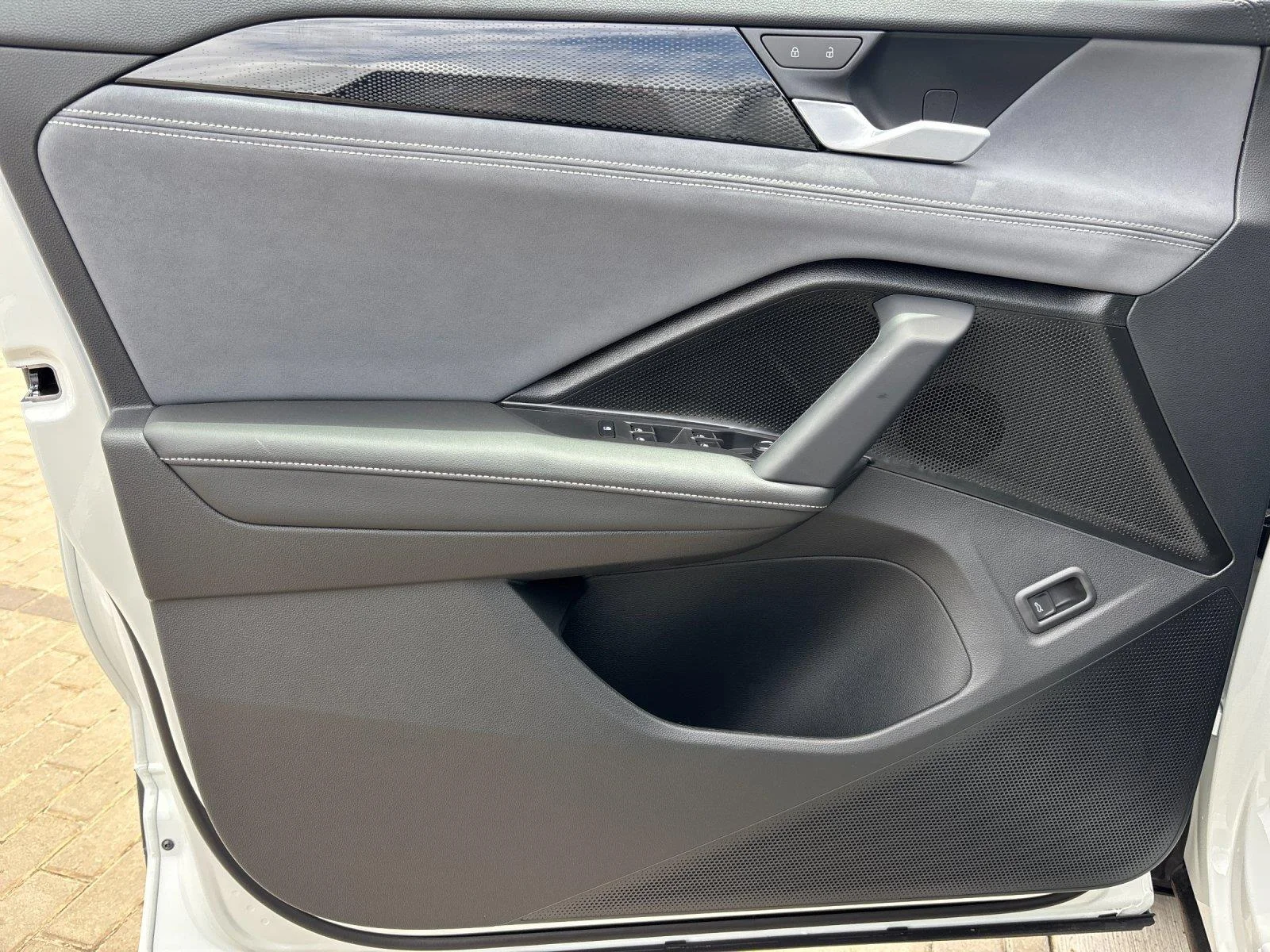 New 2026  Volkswagen SE image 13