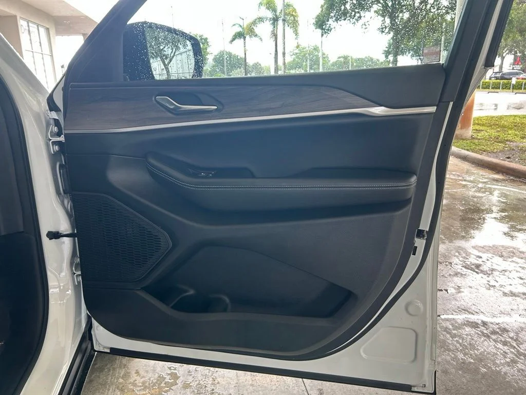 Used 2024 White Jeep Limited image 26