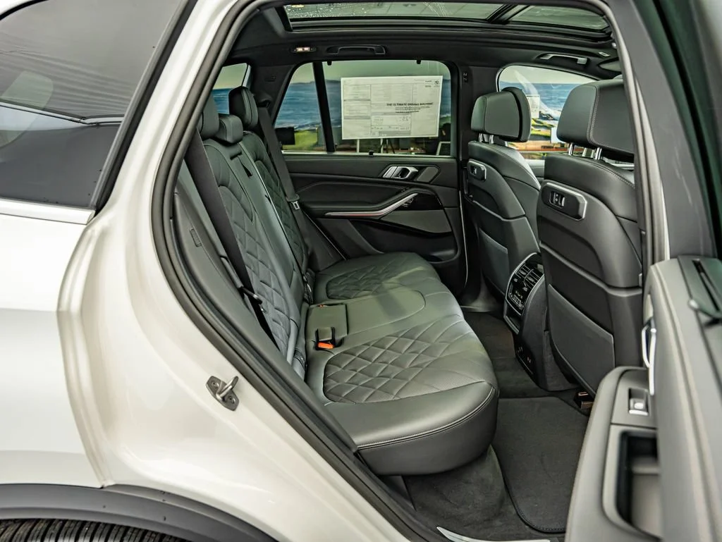 New 2026 Mineral White Metallic BMW xDrive40i image 38
