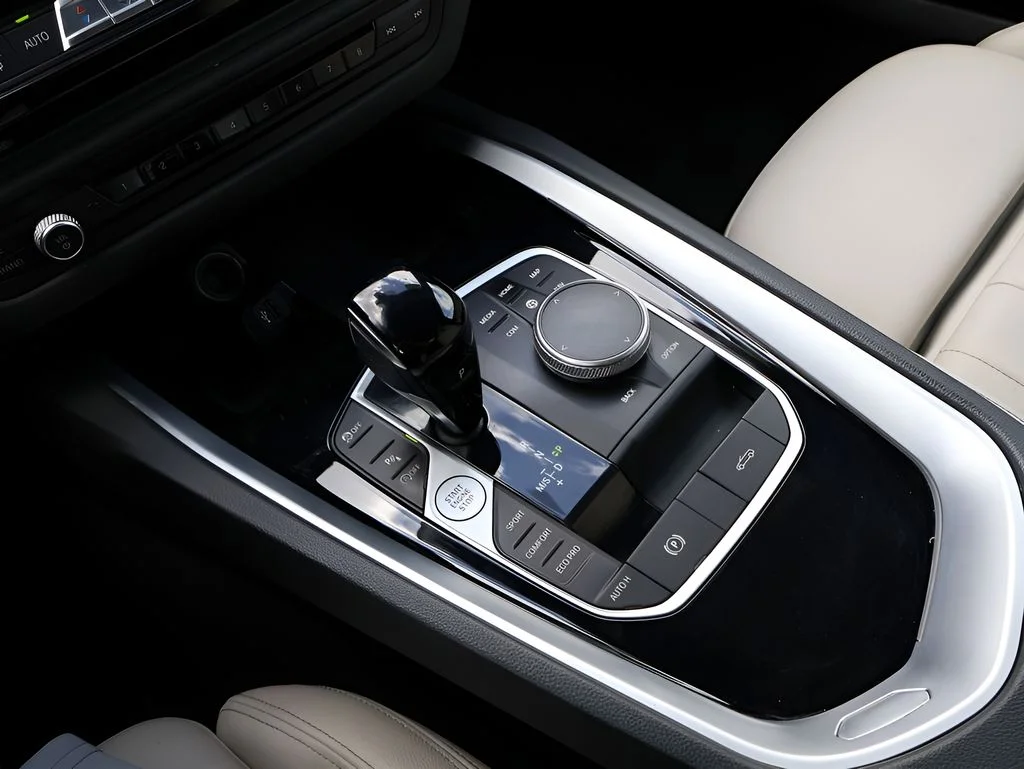 Used 2019 Alpine White BMW sDrive30i image 29