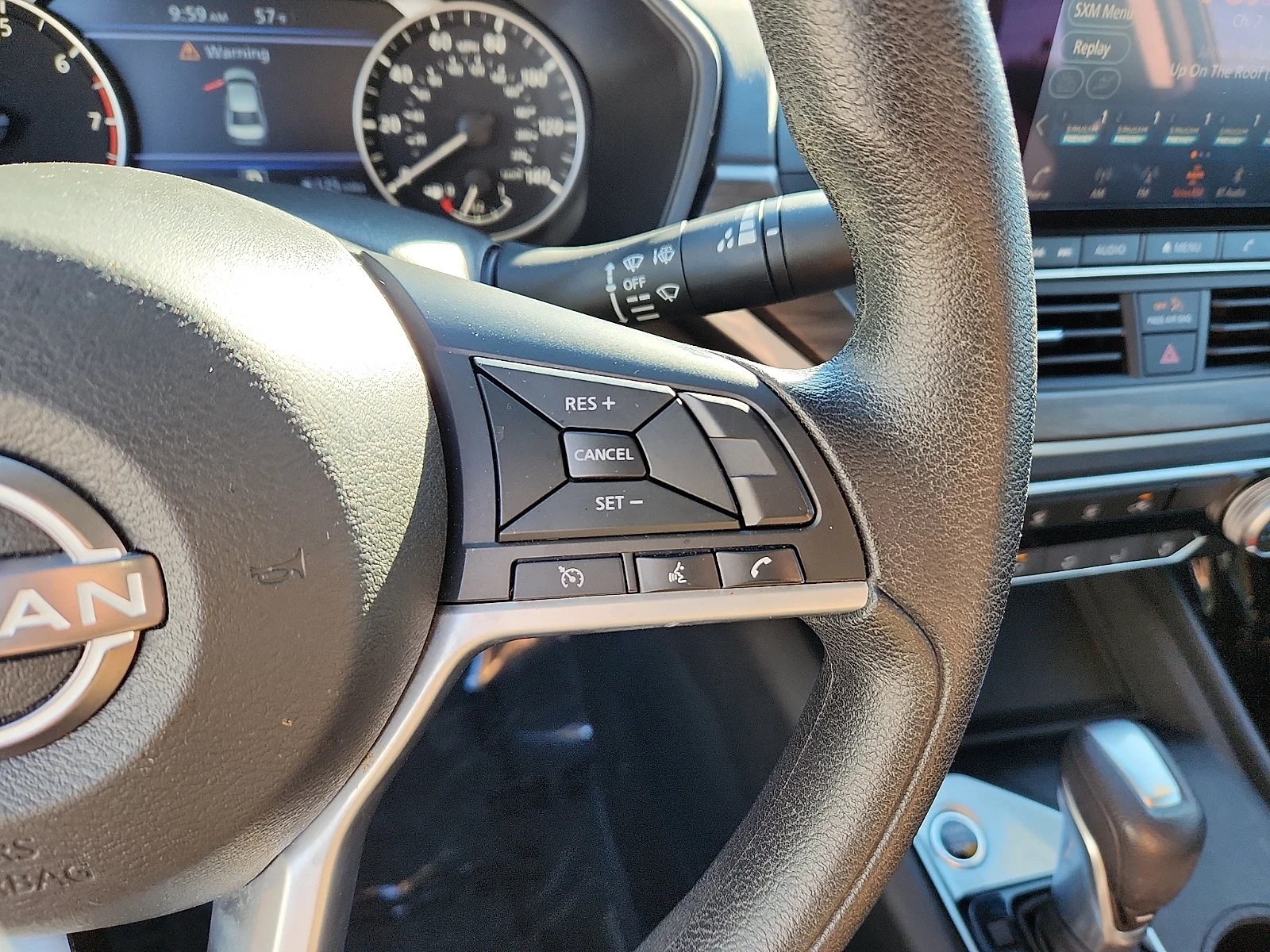 Used 2025 Super Black Nissan 2.5 SV image 21