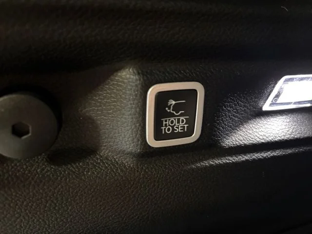 New 2026 Bright White Jeep LIMITED 4X4 image 20