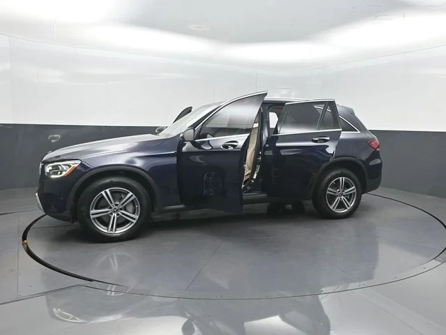 Used 2022 Blue Mercedes-Benz GLC 300 image 35