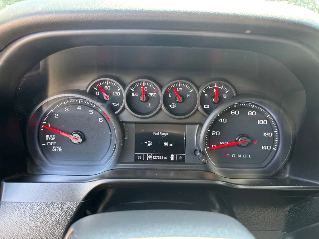 Used 2021 White Chevrolet Custom image 10