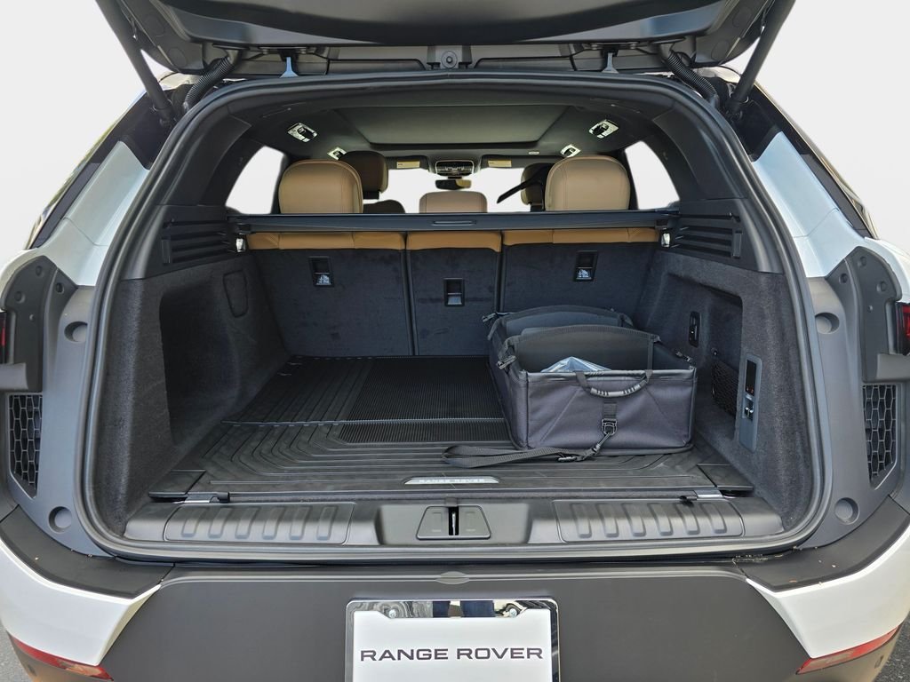 New 2026 Fuji White LAND ROVER SE image 12