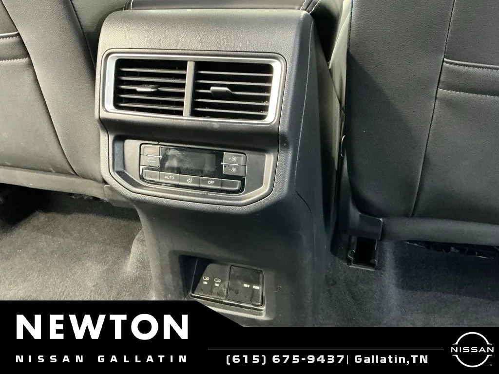 Used 2025 White Volkswagen 2.0T SE w/Technology image 16