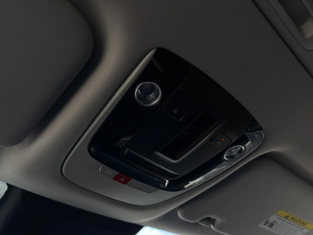 Used 2024 Snow White Pearl Kia SX image 12