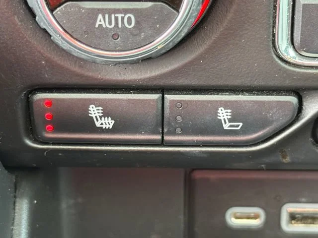 Used 2022 Summit White Chevrolet RST image 31
