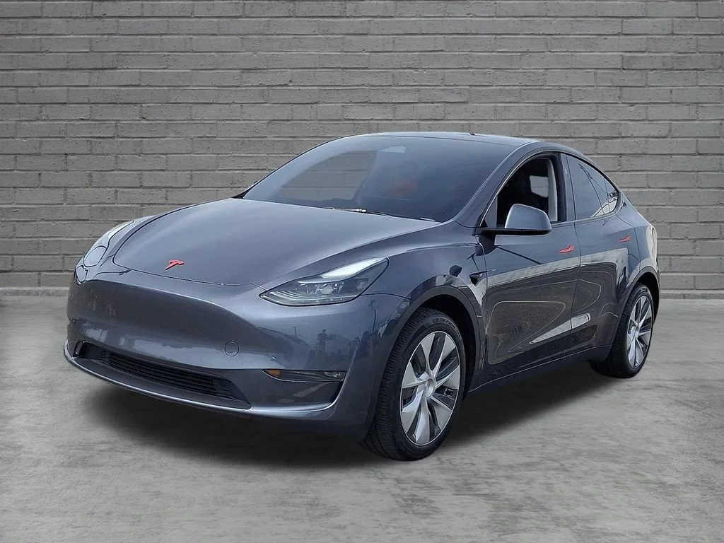 Used 2023  Tesla Long Range image 4
