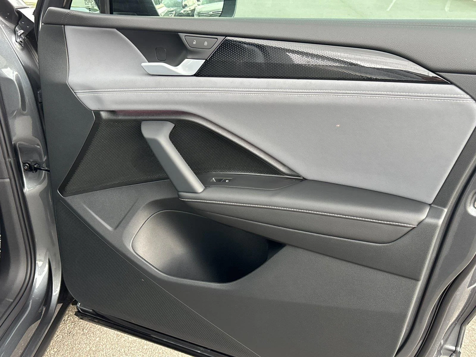 New 2026 platinum gray metallic Volkswagen SE R-Line Black image 38