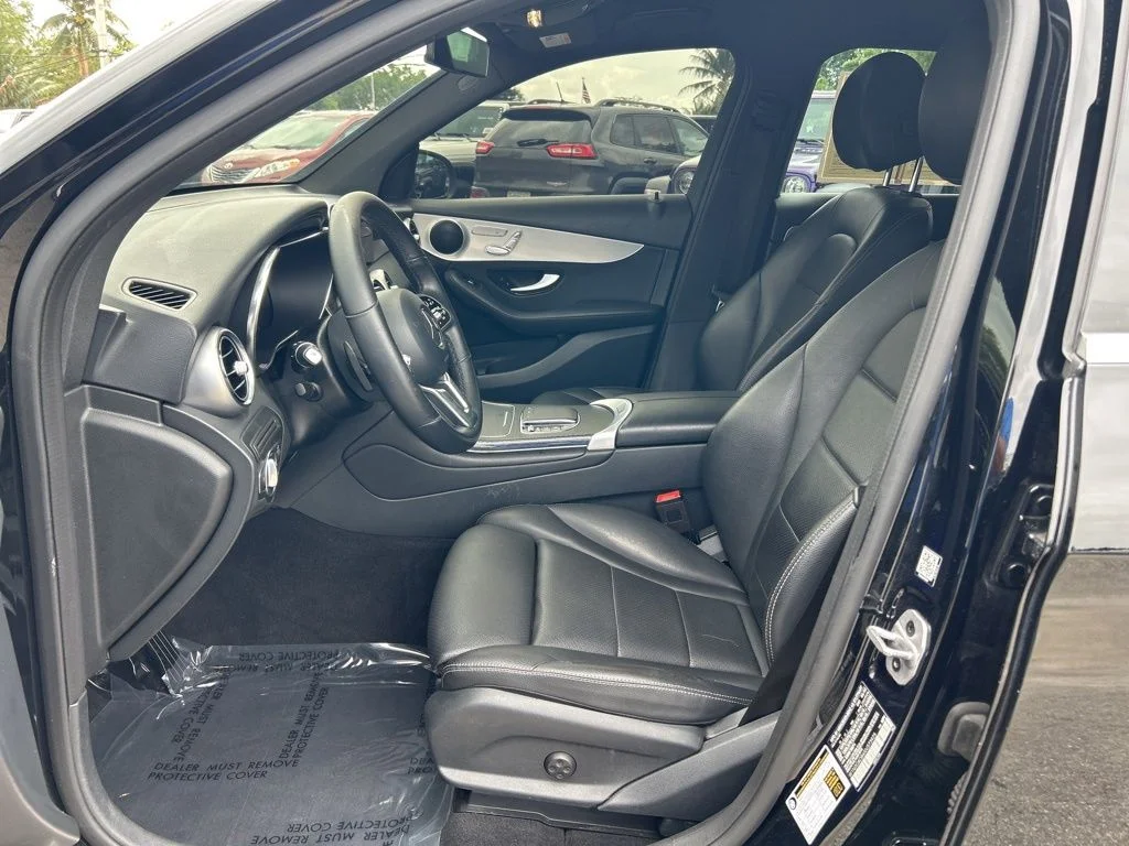 Used 2022 Black Mercedes-Benz GLC 300 image 9