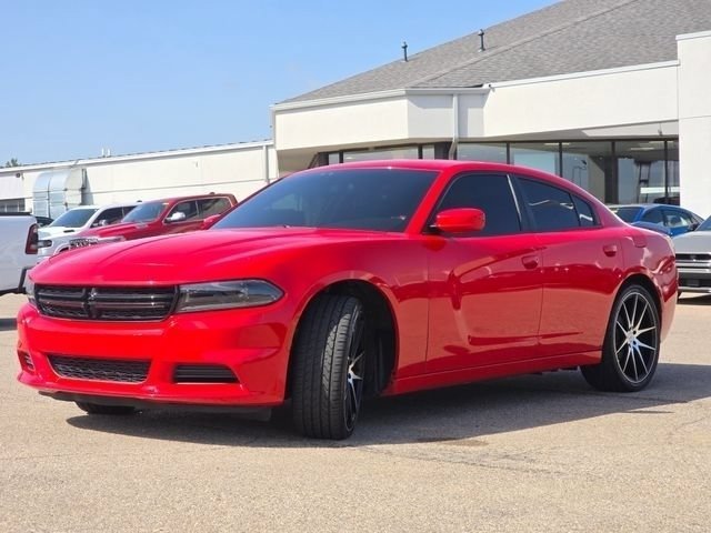 Used 2022 Torred Clearcoat Dodge SXT image 17