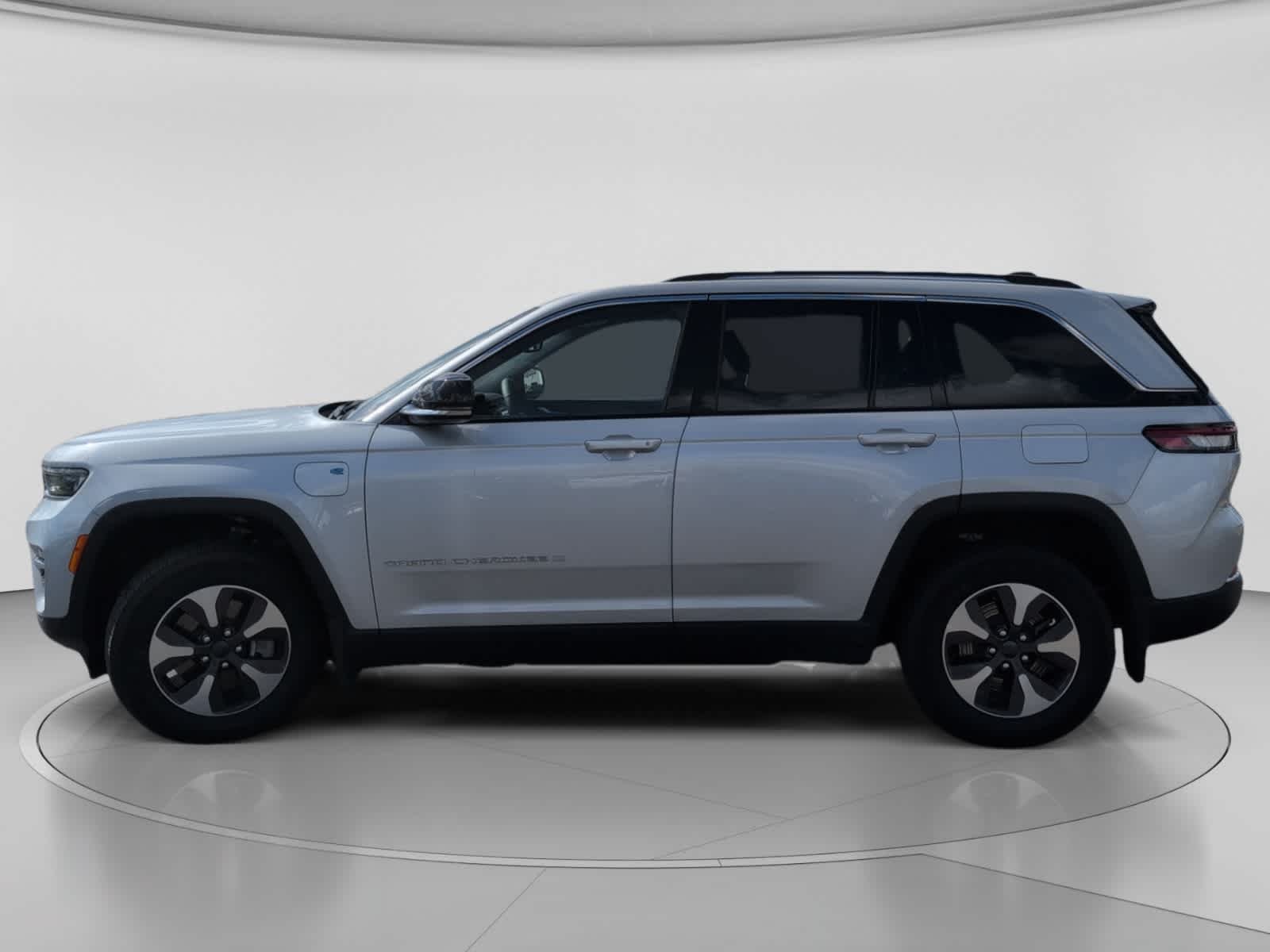 Used 2023 Silver Zynith Jeep  image 7