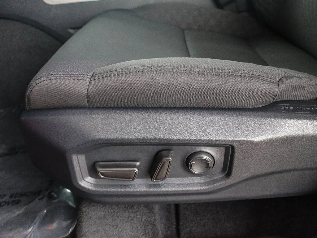 2026 Toyota Tundra SR5 - Photo 20