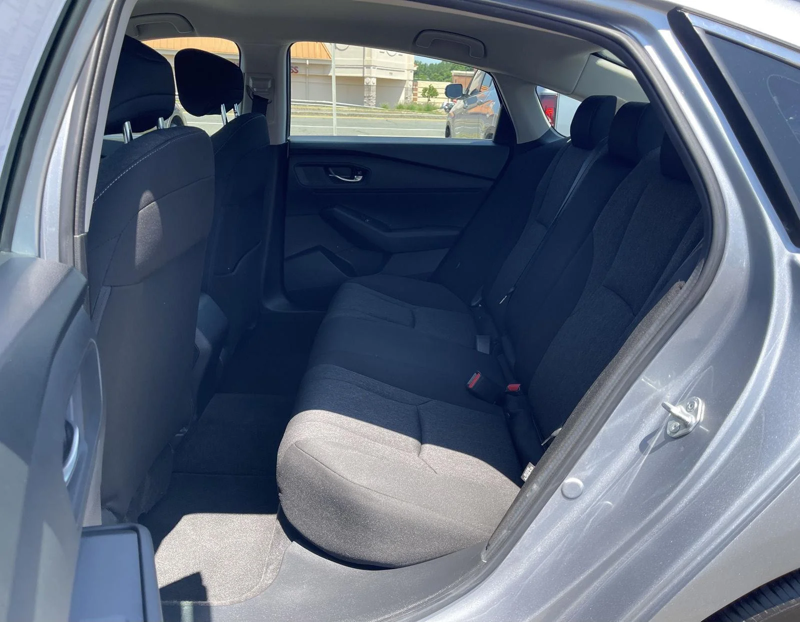 Used 2023 Lunar Silver Metallic Honda LX image 14