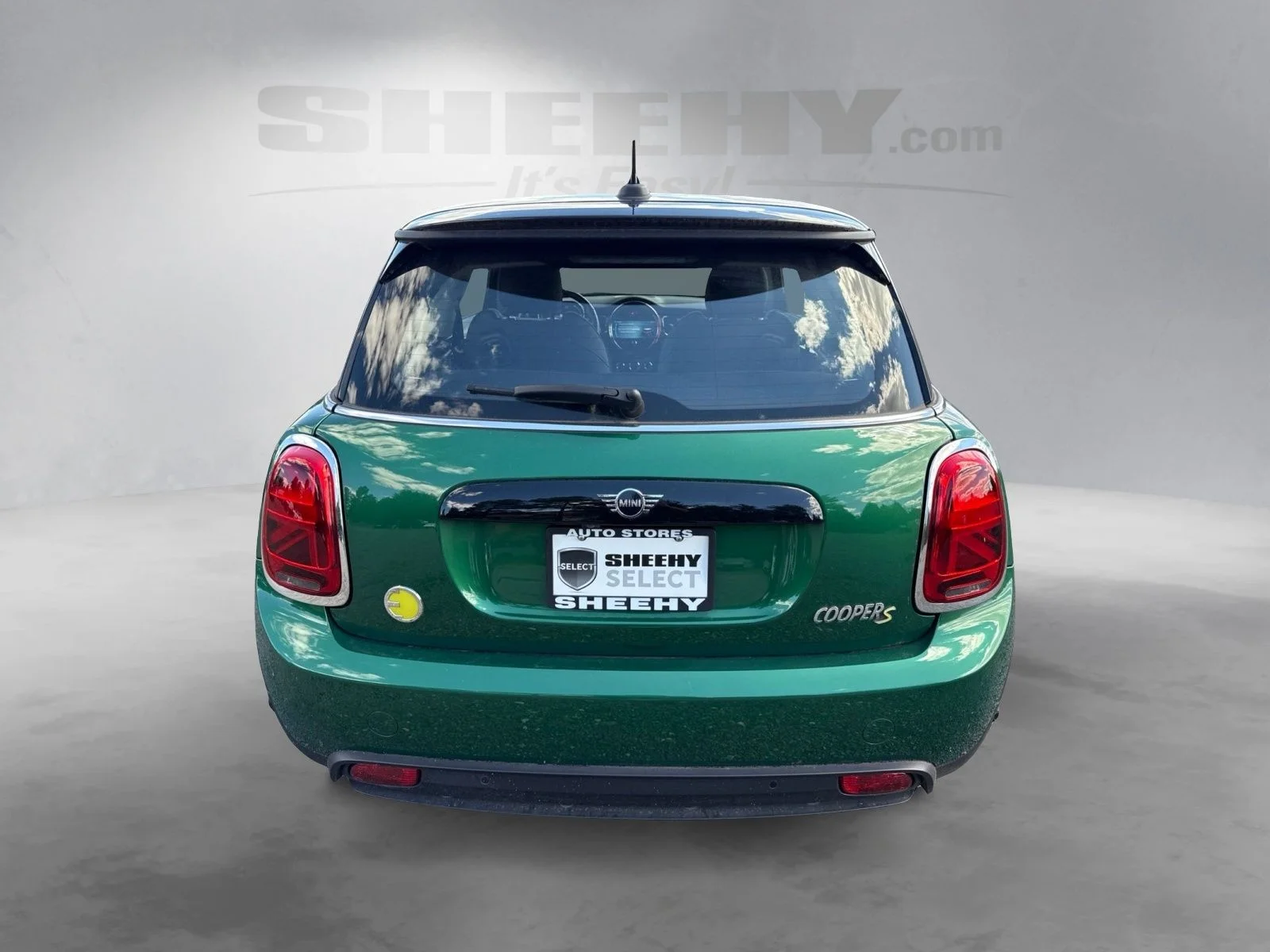 Used 2024 Green MINI Signature image 17