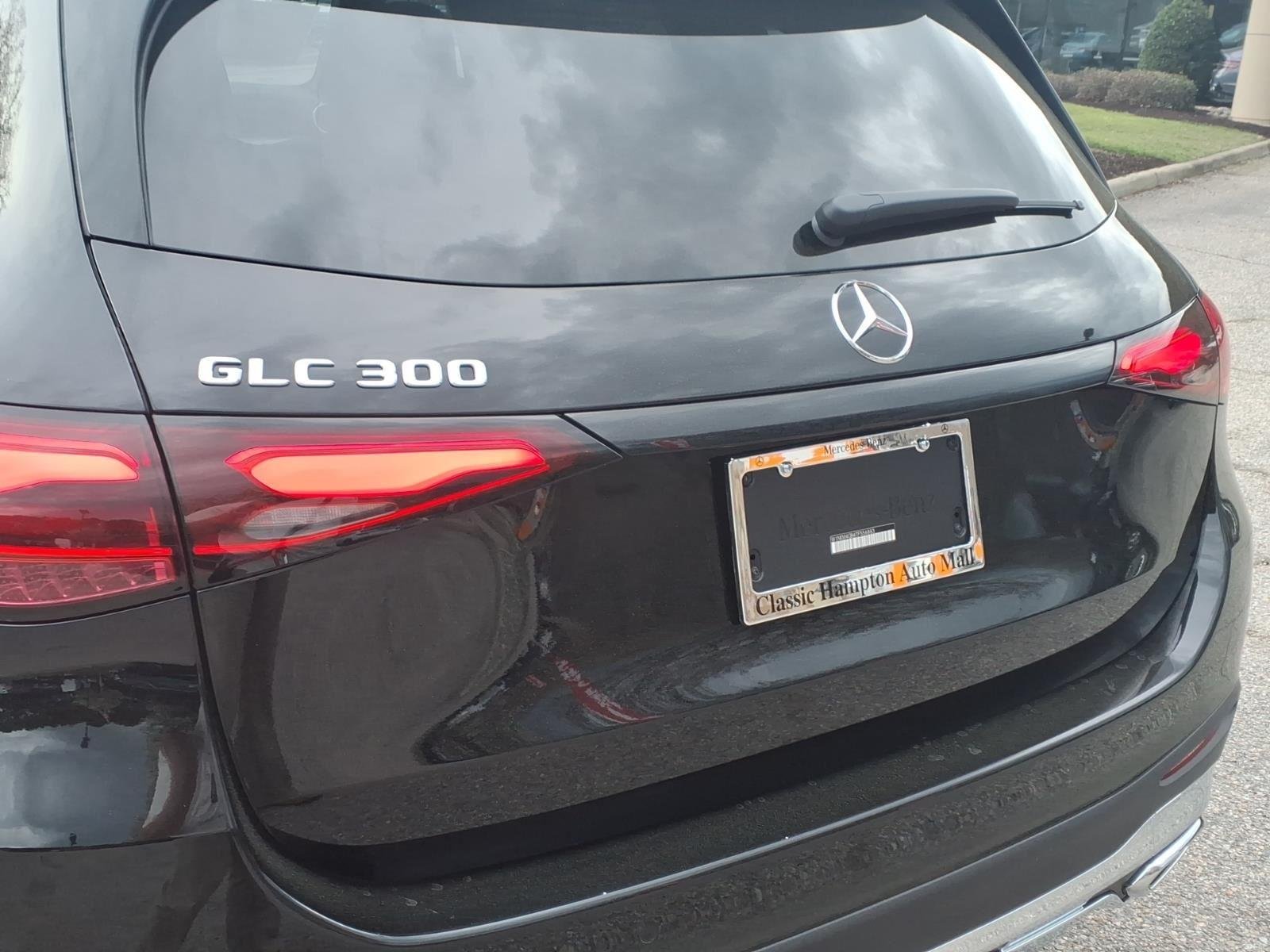 New 2026 Black Mercedes-Benz GLC 300 image 10