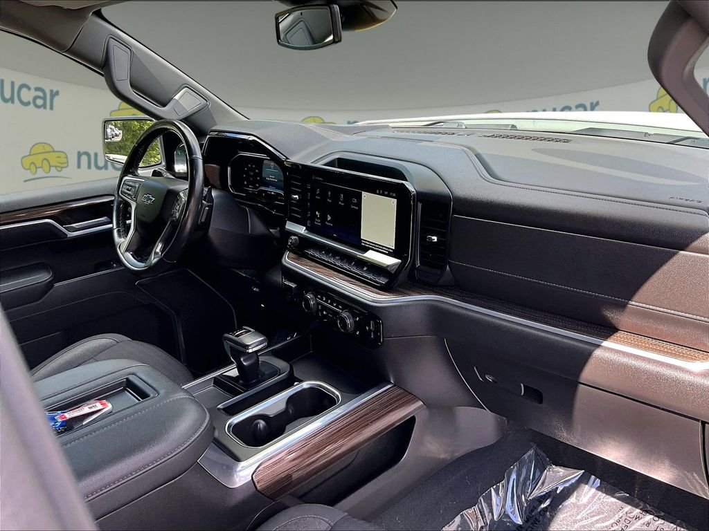 Used 2022 White Chevrolet RST image 14