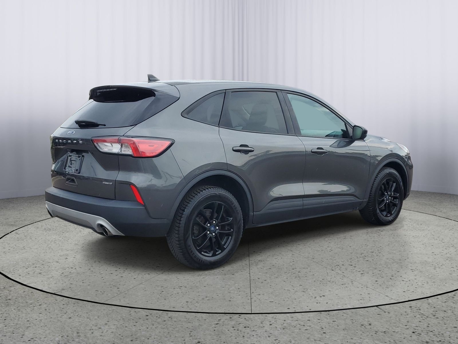 Used 2020 Gray Ford SE Sport image 4