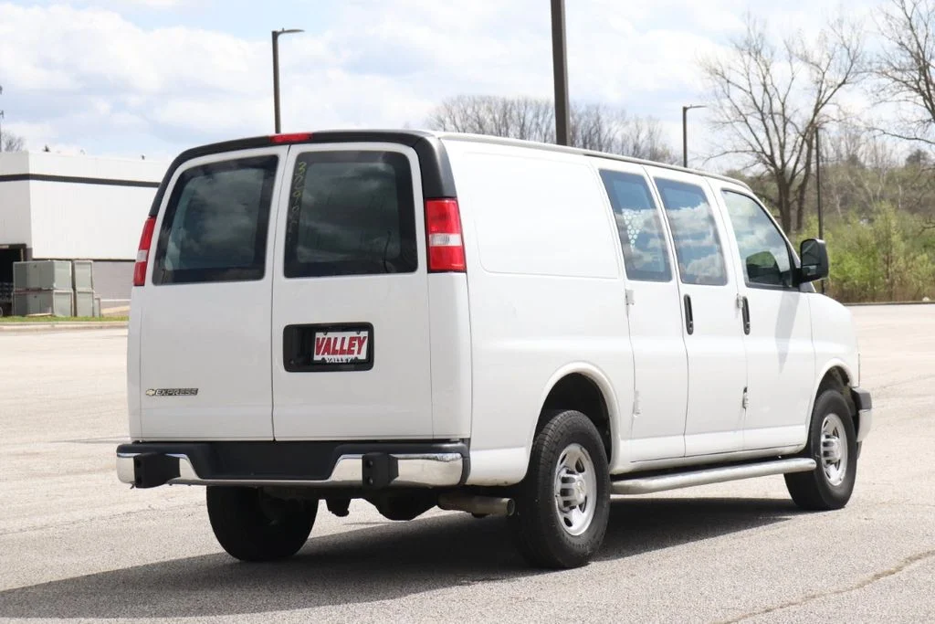 Used 2024 White Chevrolet Work Van image 8