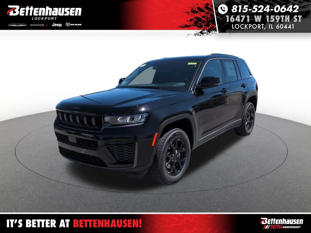 New 2026 Diamond Black Crystal Pearl-Coat Exterior Paint Jeep Laredo image 1