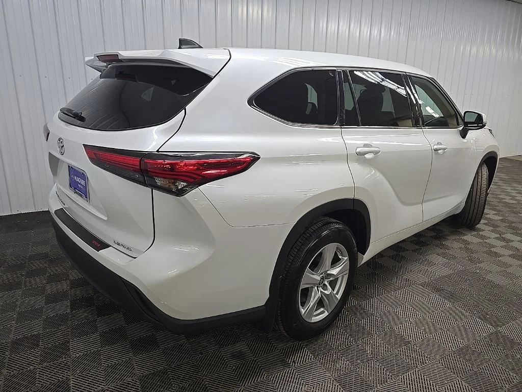 Used 2022 Beige Toyota LE image 10
