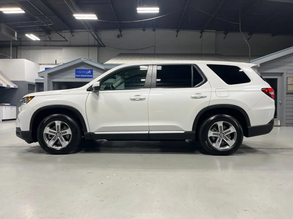 2025 Honda Pilot EX-L - Photo 43