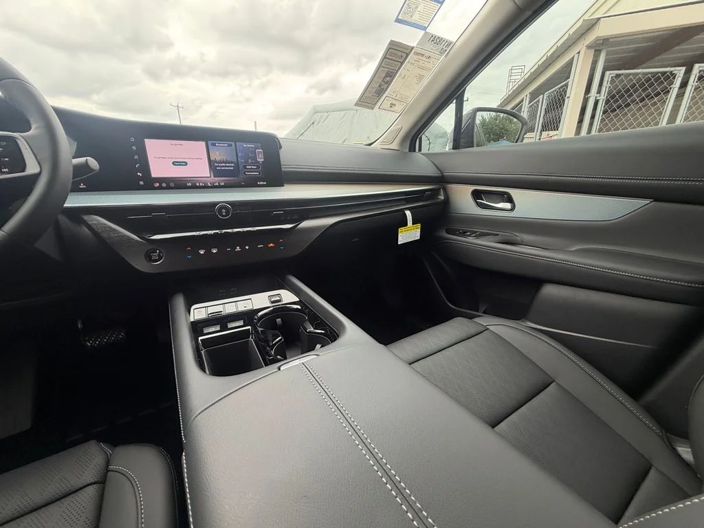 New 2026 White Nissan Platinum image 15
