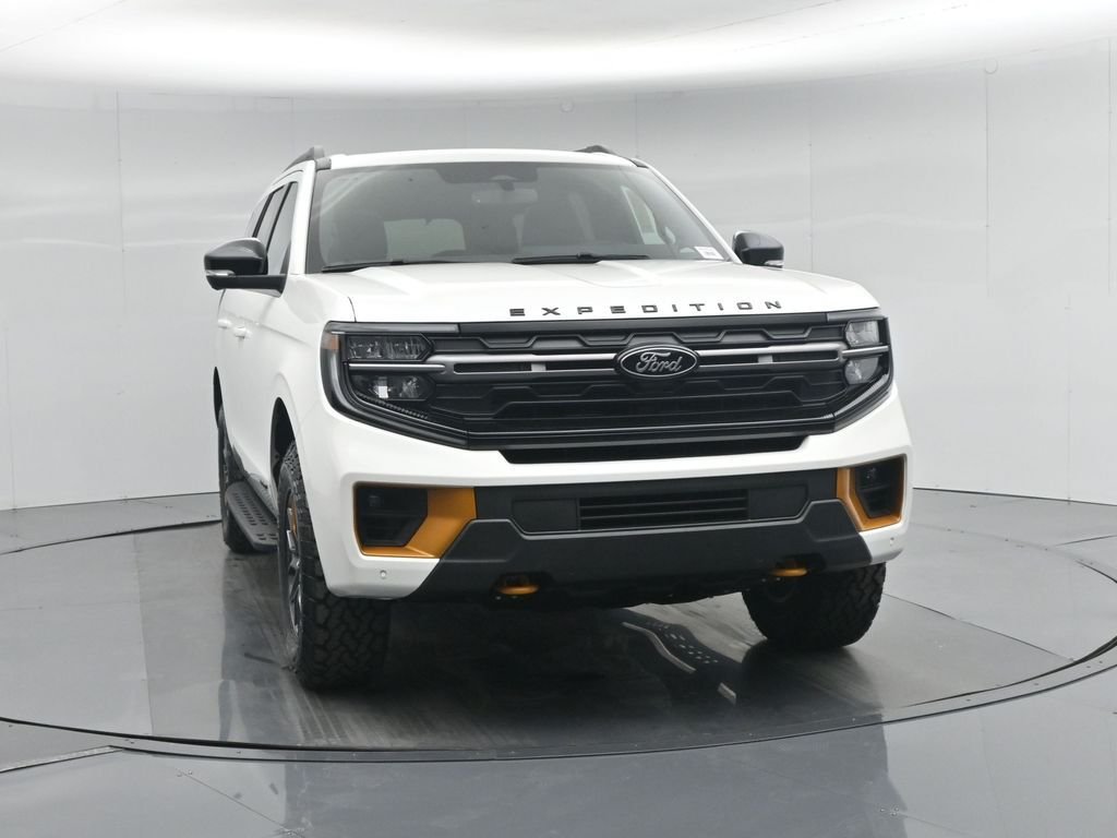New 2026 Star White Metallic Tri-Coat Ford Tremor image 58