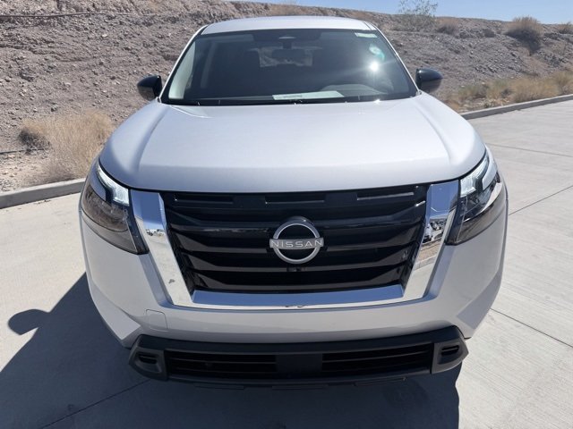 2025 Nissan Pathfinder S photo 2