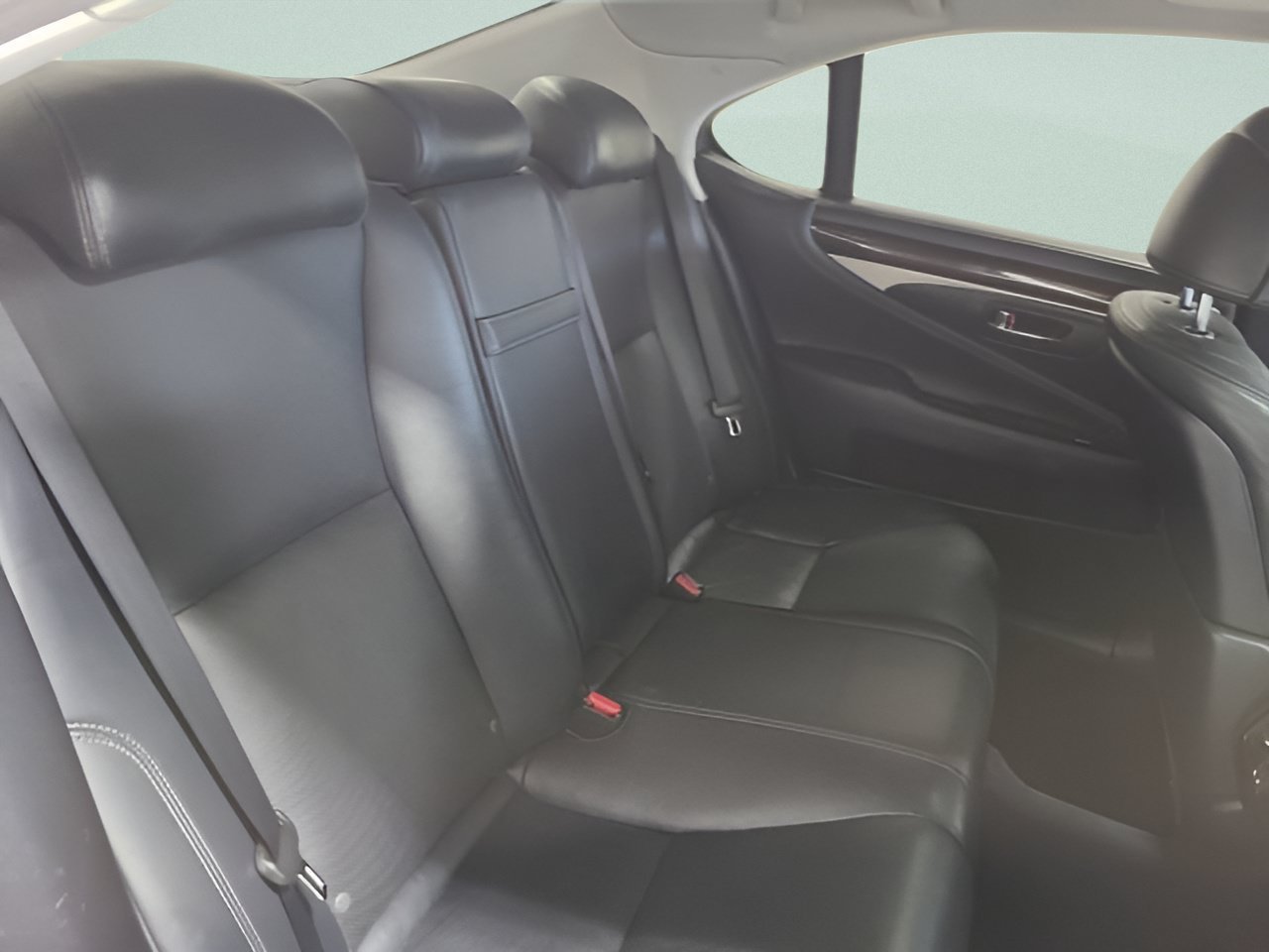 Used 2016 Obsidian Lexus 460 image 16