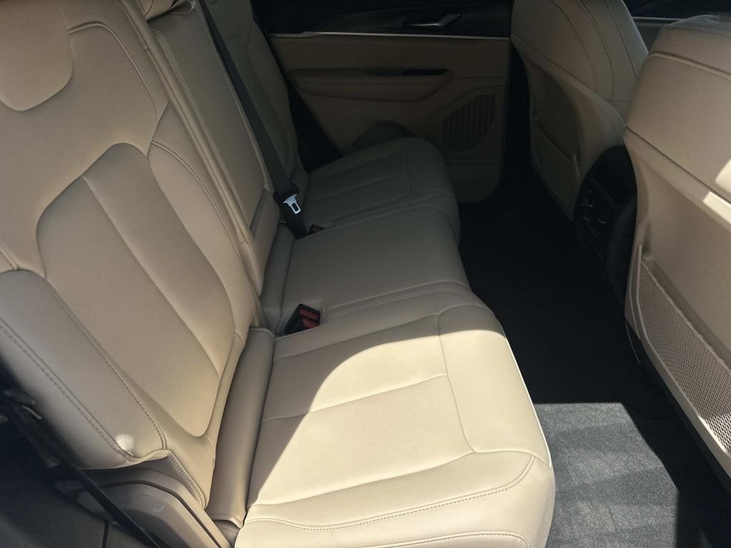 Used 2024 White Jeep Limited image 14