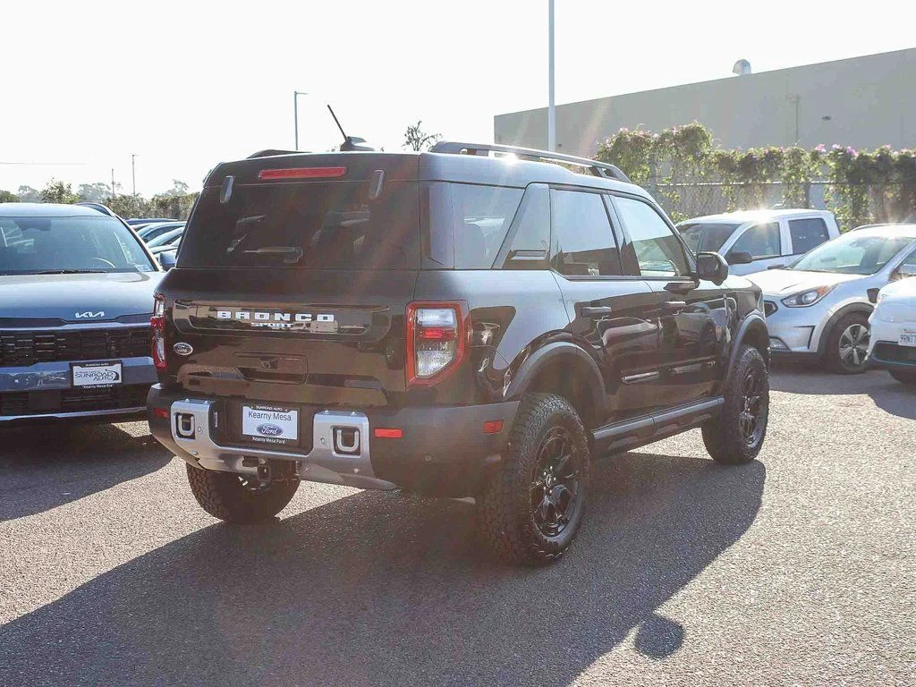 New 2025 Black Ford Badlands image 10