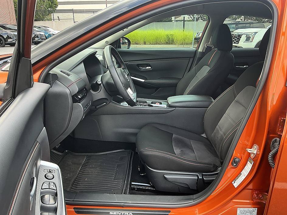 Used 2025 Monarch Orange Metallic/Super Black Nissan SR image 12
