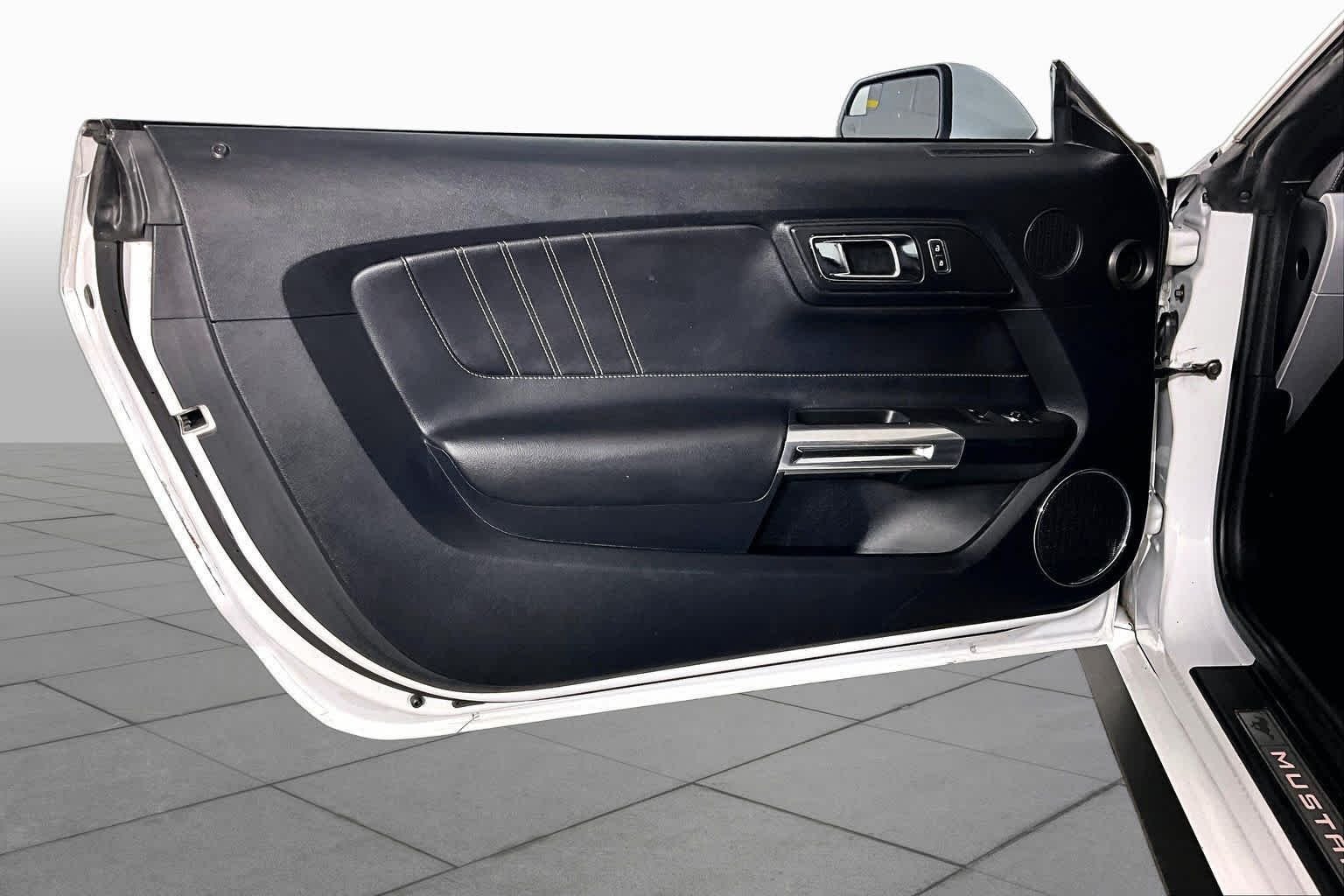 Used 2015 Oxford White Ford EcoBoost Premium image 19