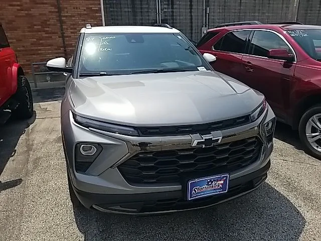 Used 2025 Gray Chevrolet ACTIV image 5
