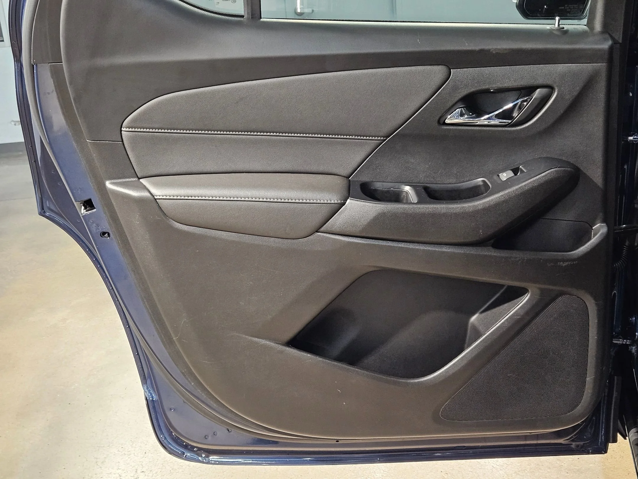 Used 2023 Northsky Blue Metallic Chevrolet LT Leather image 34