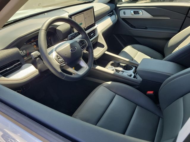 New 2026 Space White Metallic Ford Active image 3