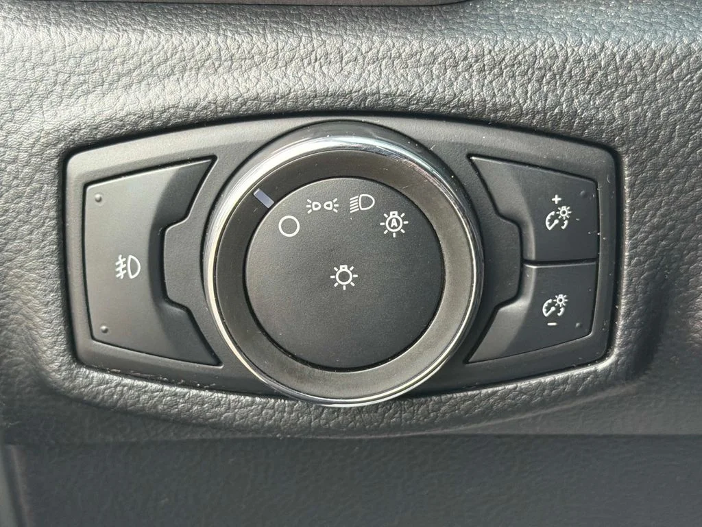 Used 2021 Gray Ford XLT image 32