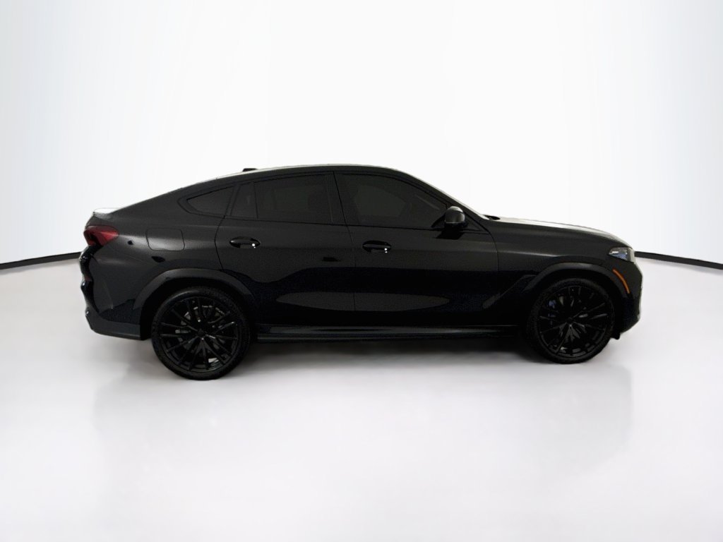Used 2024 Black BMW M60i image 4