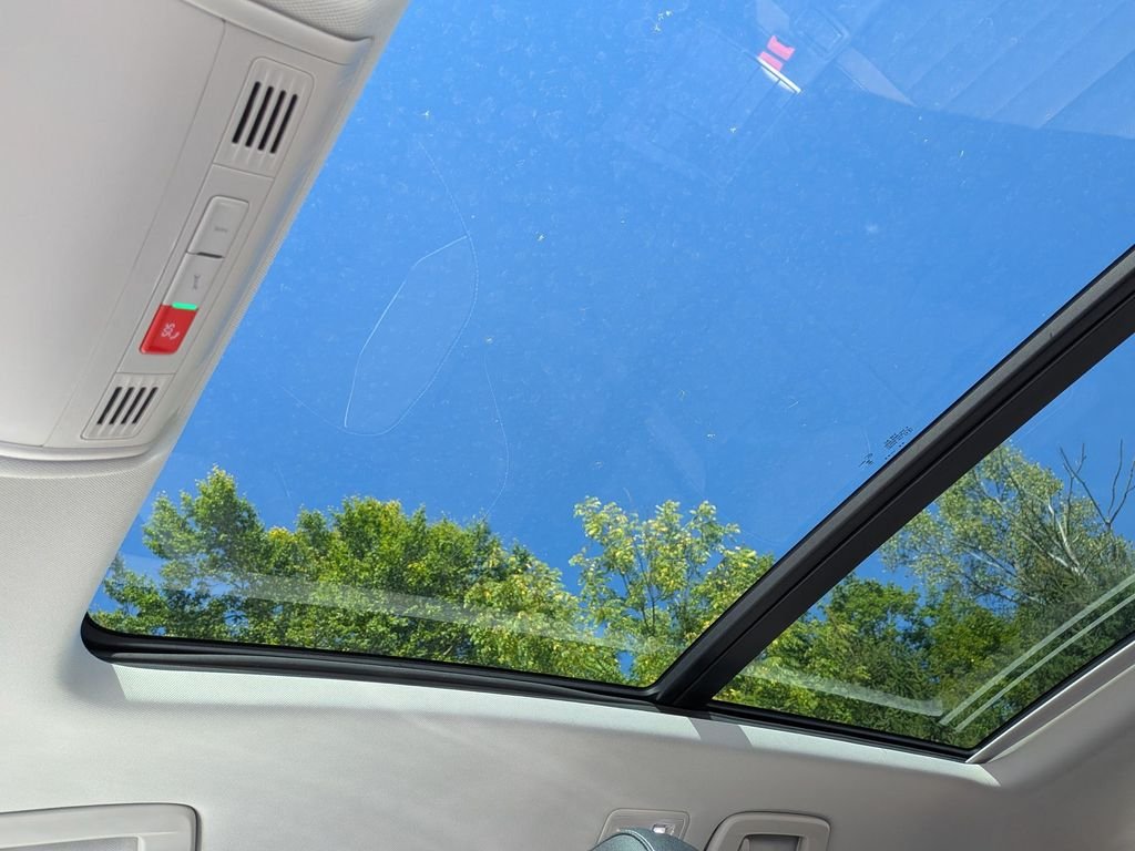 Certified Used 2024 Blue Volkswagen 1.5T SEL image 28