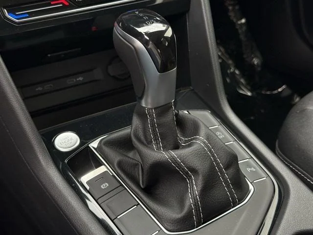 New 2026 White Volkswagen 1.5T SE Black image 18