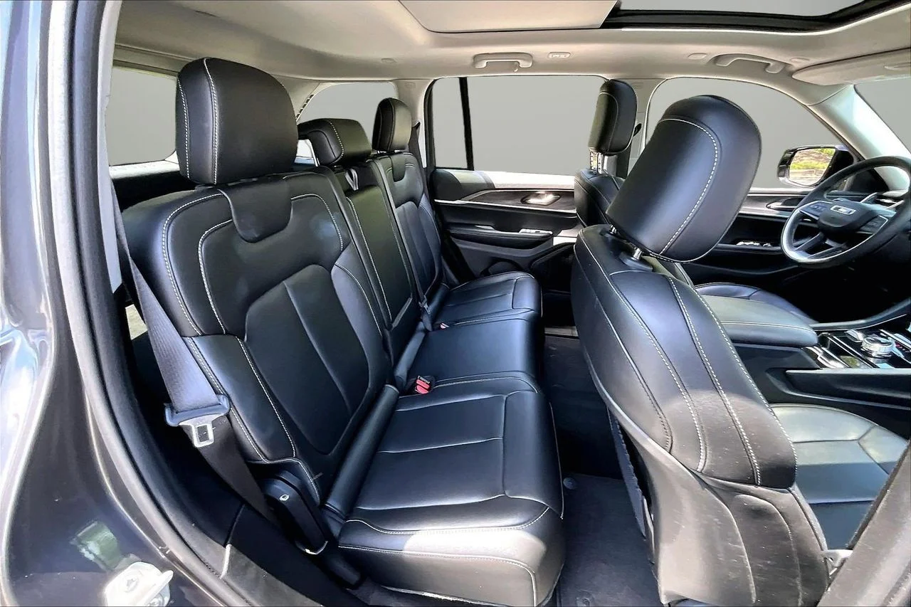 Used 2023 Gray Jeep Limited image 25