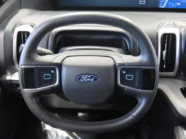 Used 2025 Oxford White Ford Active image 25